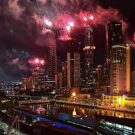 Aura2107, 2 Bedroom Apartment With Balcony, Stunning Yarra River And City Views 멜번 외부 사진