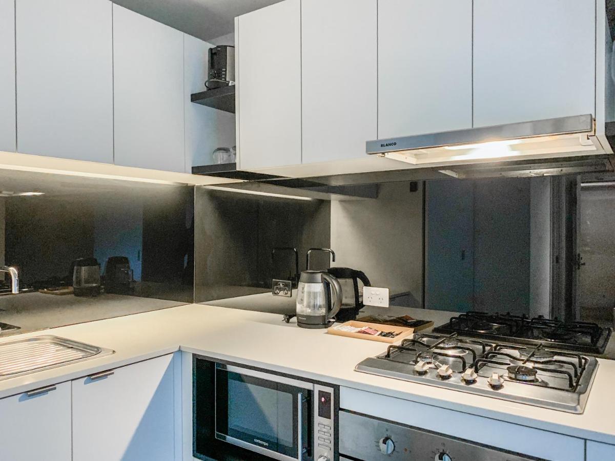 Aura2107, 2 Bedroom Apartment With Balcony, Stunning Yarra River And City Views 멜번 외부 사진