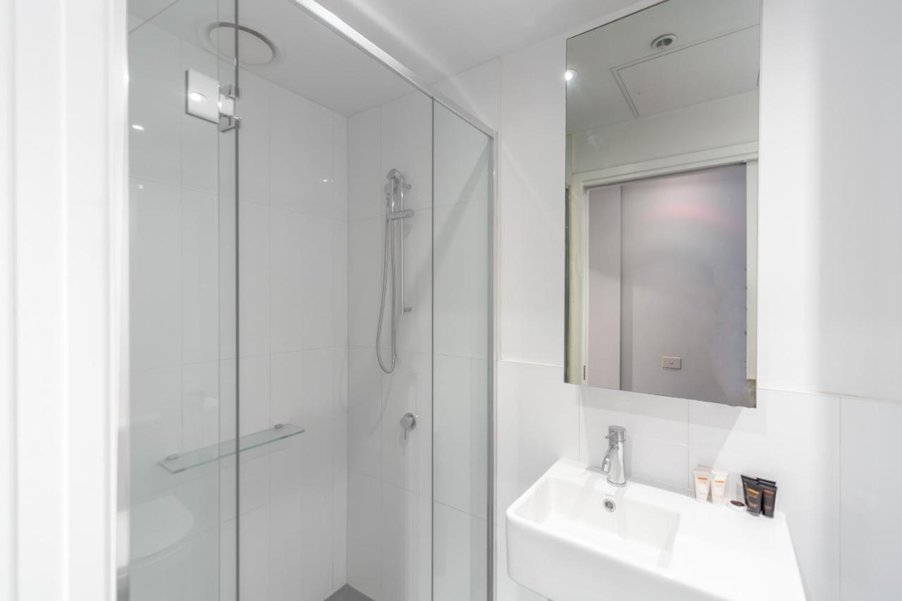 Aura2107, 2 Bedroom Apartment With Balcony, Stunning Yarra River And City Views 멜번 외부 사진