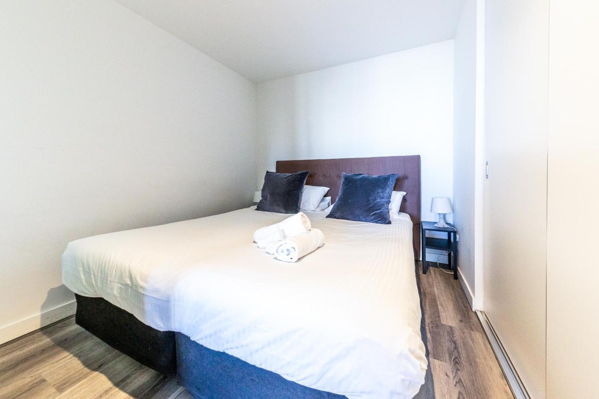 Aura2107, 2 Bedroom Apartment With Balcony, Stunning Yarra River And City Views 멜번 외부 사진