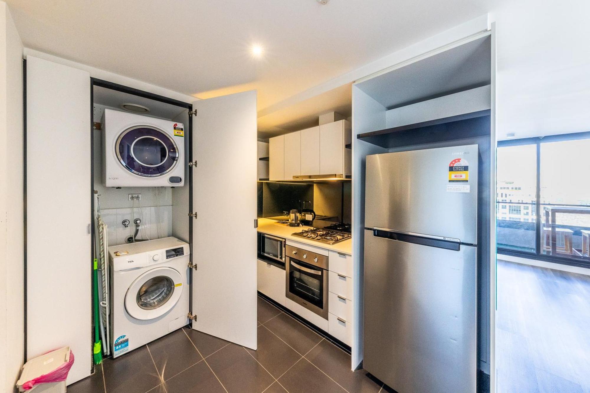 Aura2107, 2 Bedroom Apartment With Balcony, Stunning Yarra River And City Views 멜번 외부 사진
