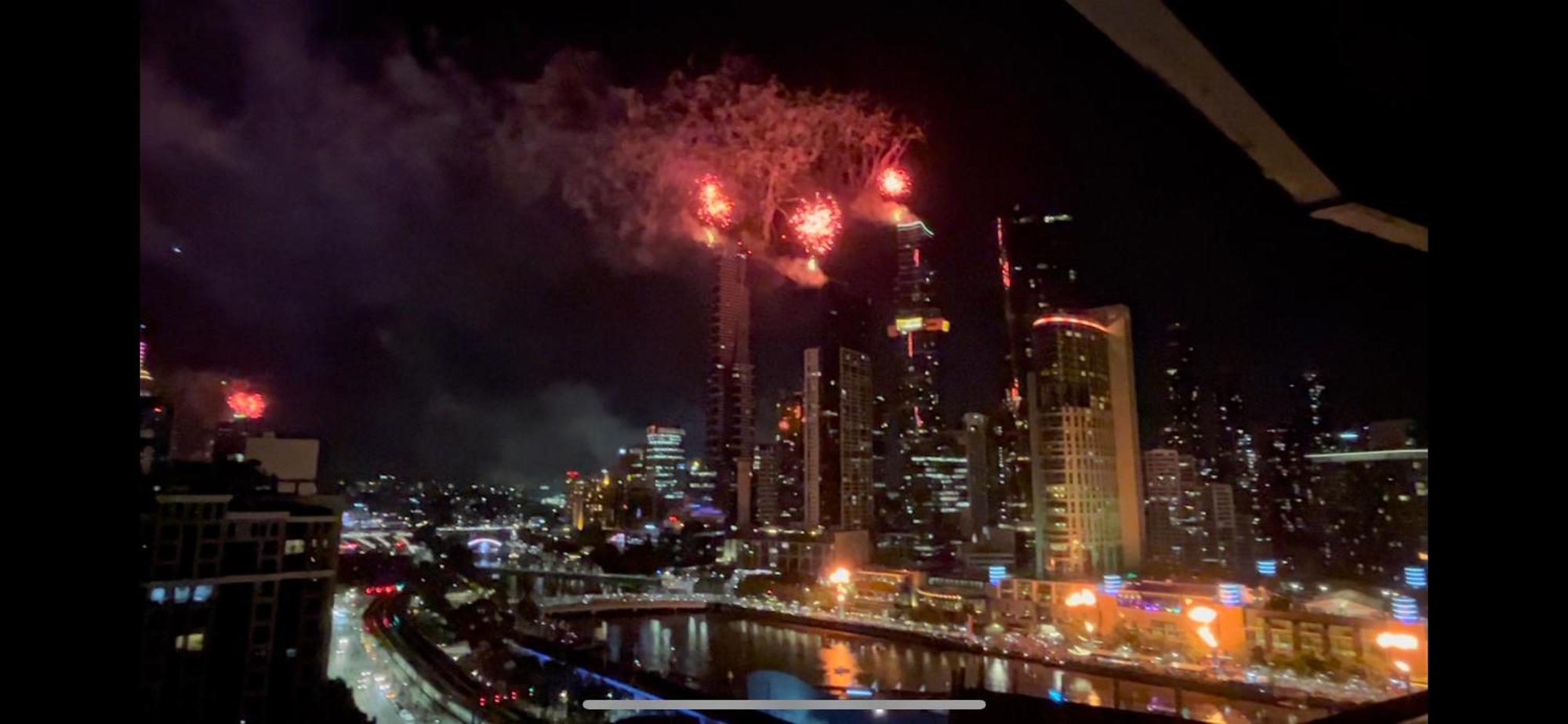 Aura2107, 2 Bedroom Apartment With Balcony, Stunning Yarra River And City Views 멜번 외부 사진